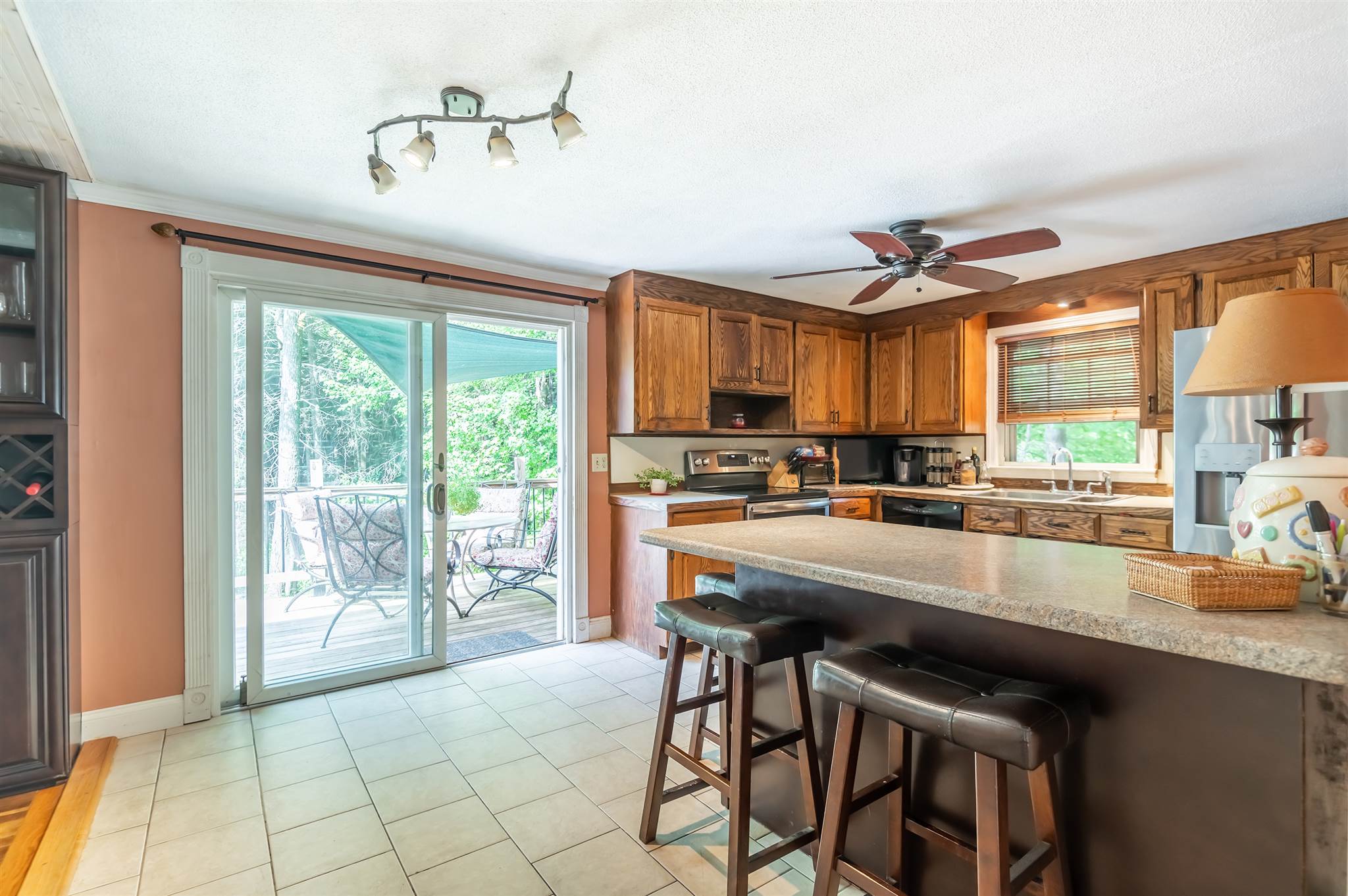 16 Westgate Road Derry, NH 03038 - Photo 7 of 26