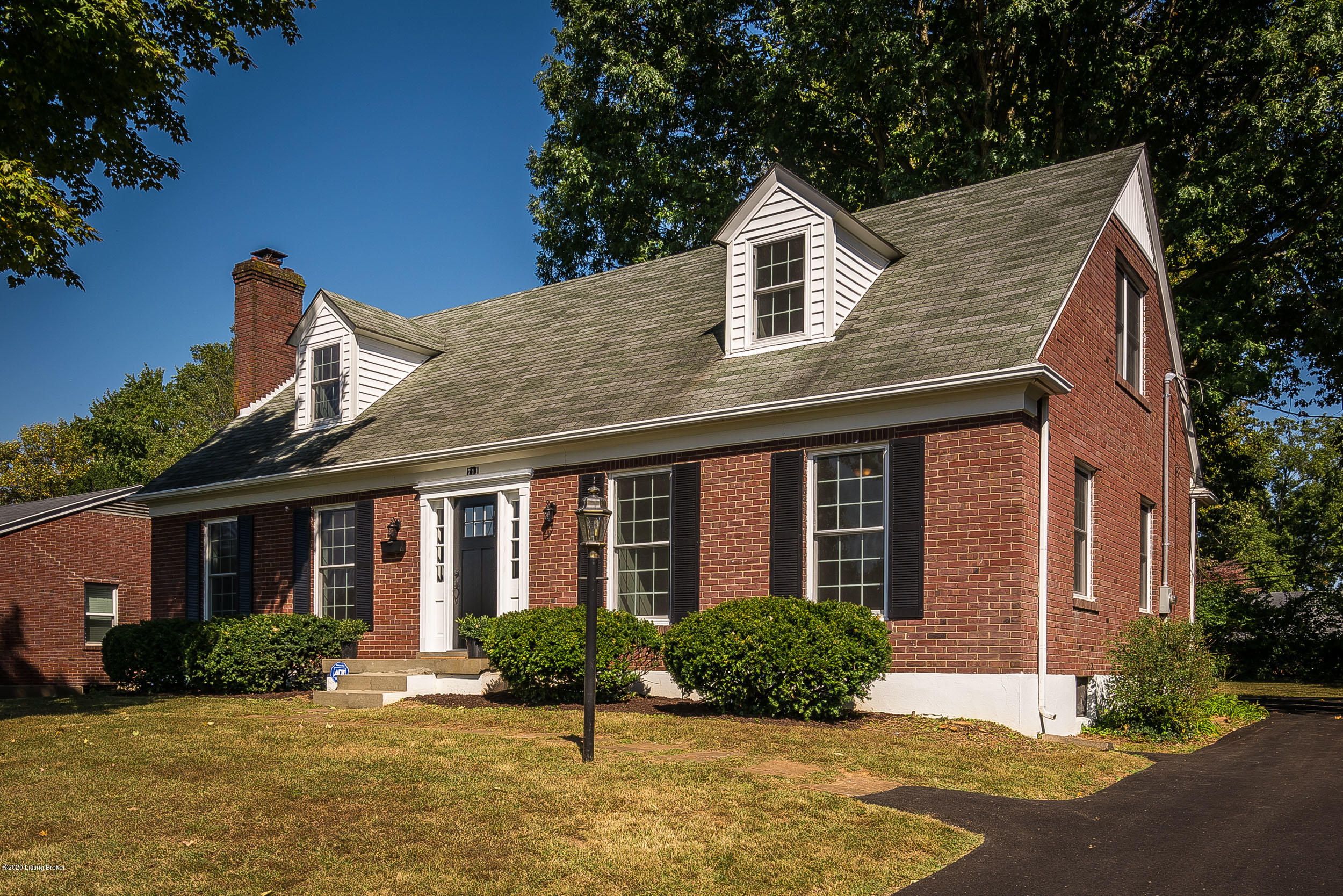 711 Indian Ridge Road Louisville, KY 40207 - Photo 2 of 46 711 Indian Ridge Road-03