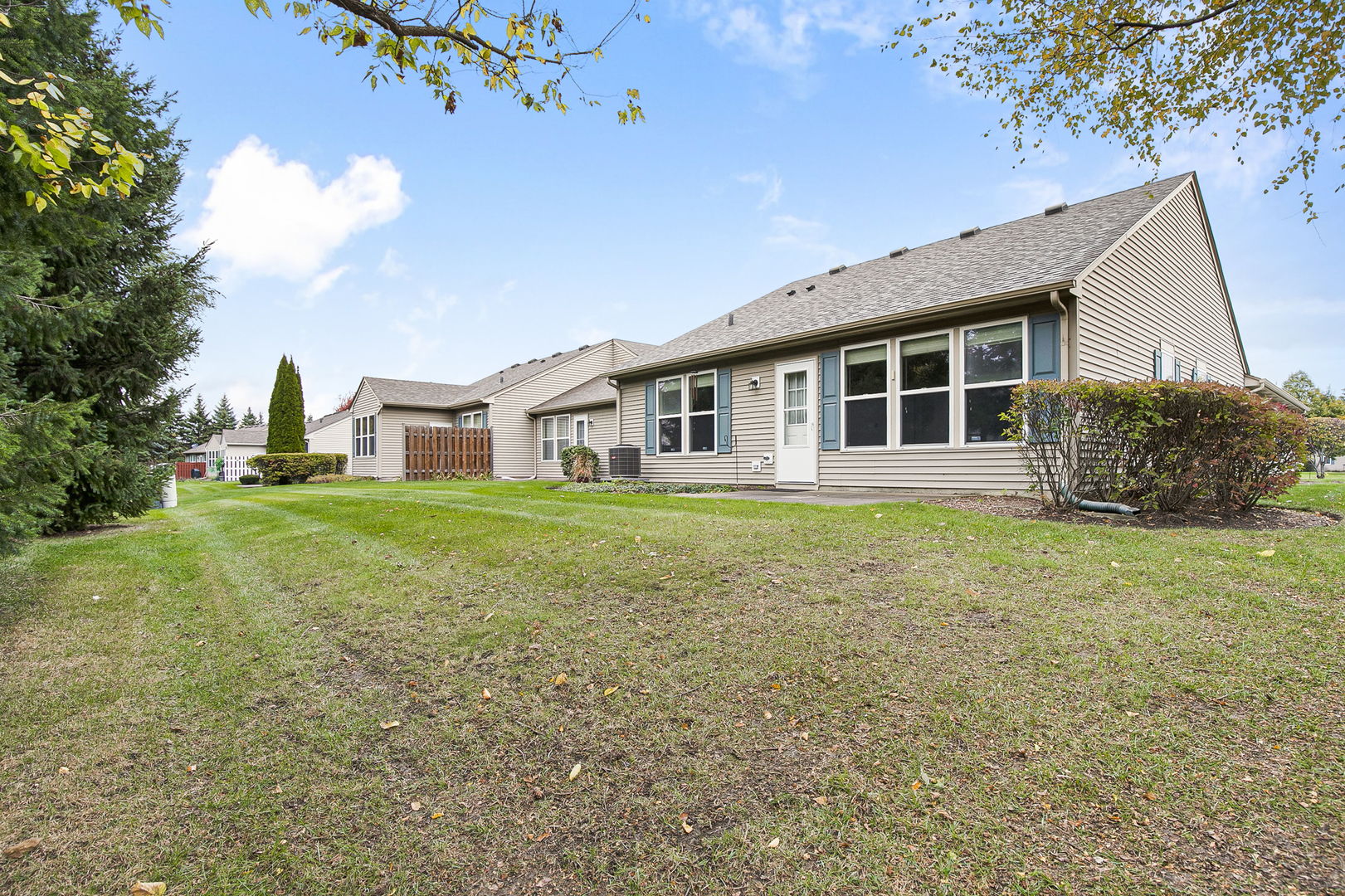 626 South Curran Road Round Lake, IL 60073 - Photo 22 of 25 a house view with a garden space