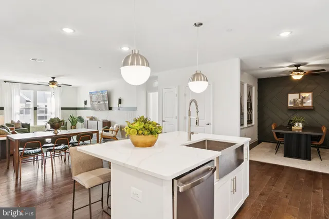 a large building with a lot of windows