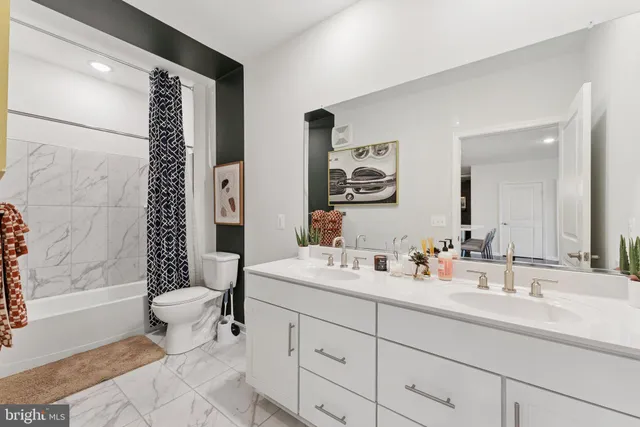 $480,000 | 3700 Havertill Lane, Unit 201, Woodbridge, VA 22193