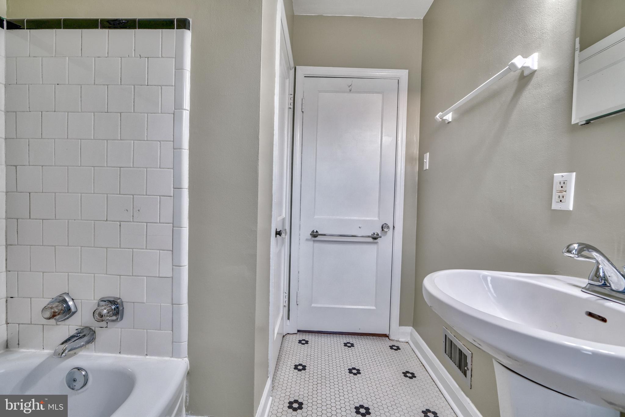 8335 Edgedale Road Parkville, MD 21234 - Photo 31 of 37 Gallery Image 31