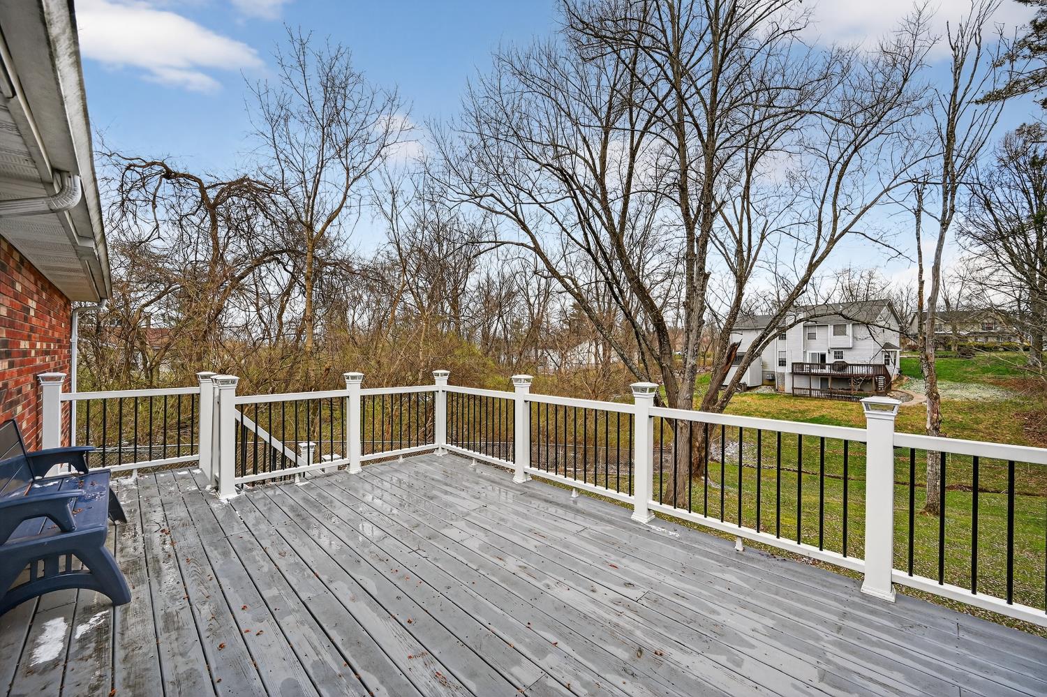 957 Greentree Road Lawrenceburg, IN 47025 - Photo 12 of 32