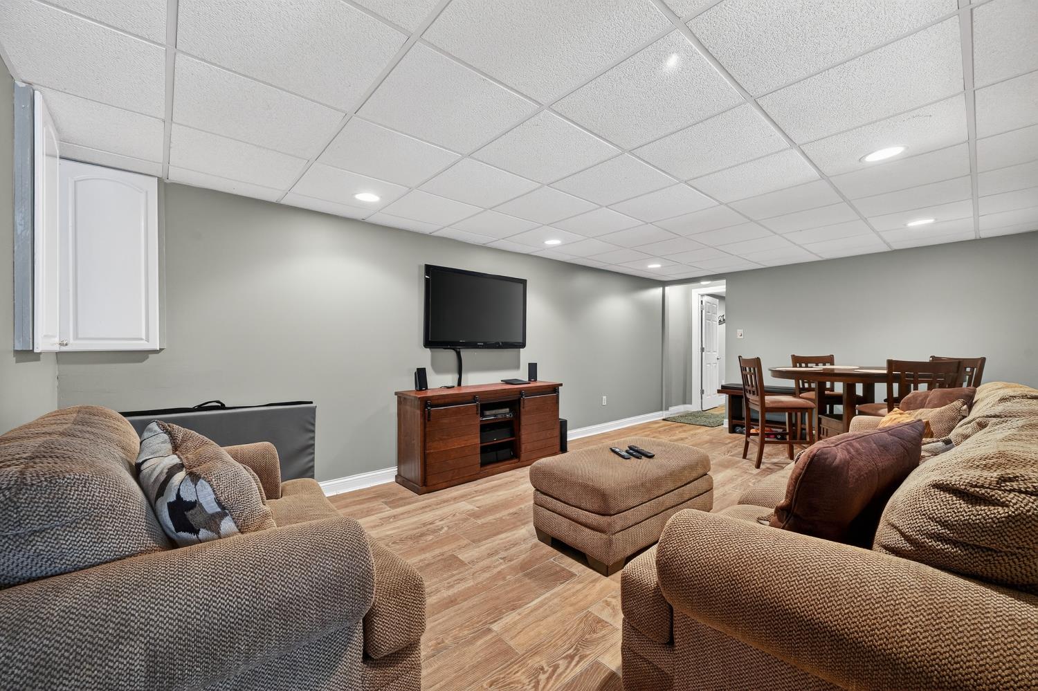 957 Greentree Road Lawrenceburg, IN 47025 - Photo 24 of 32