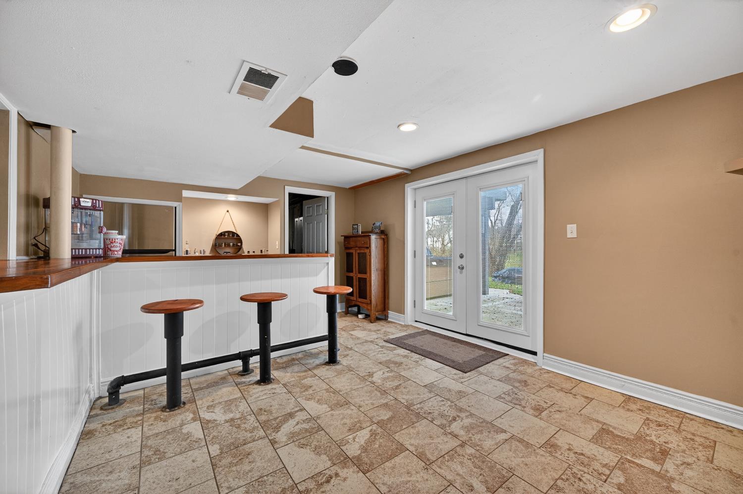 957 Greentree Road Lawrenceburg, IN 47025 - Photo 25 of 32