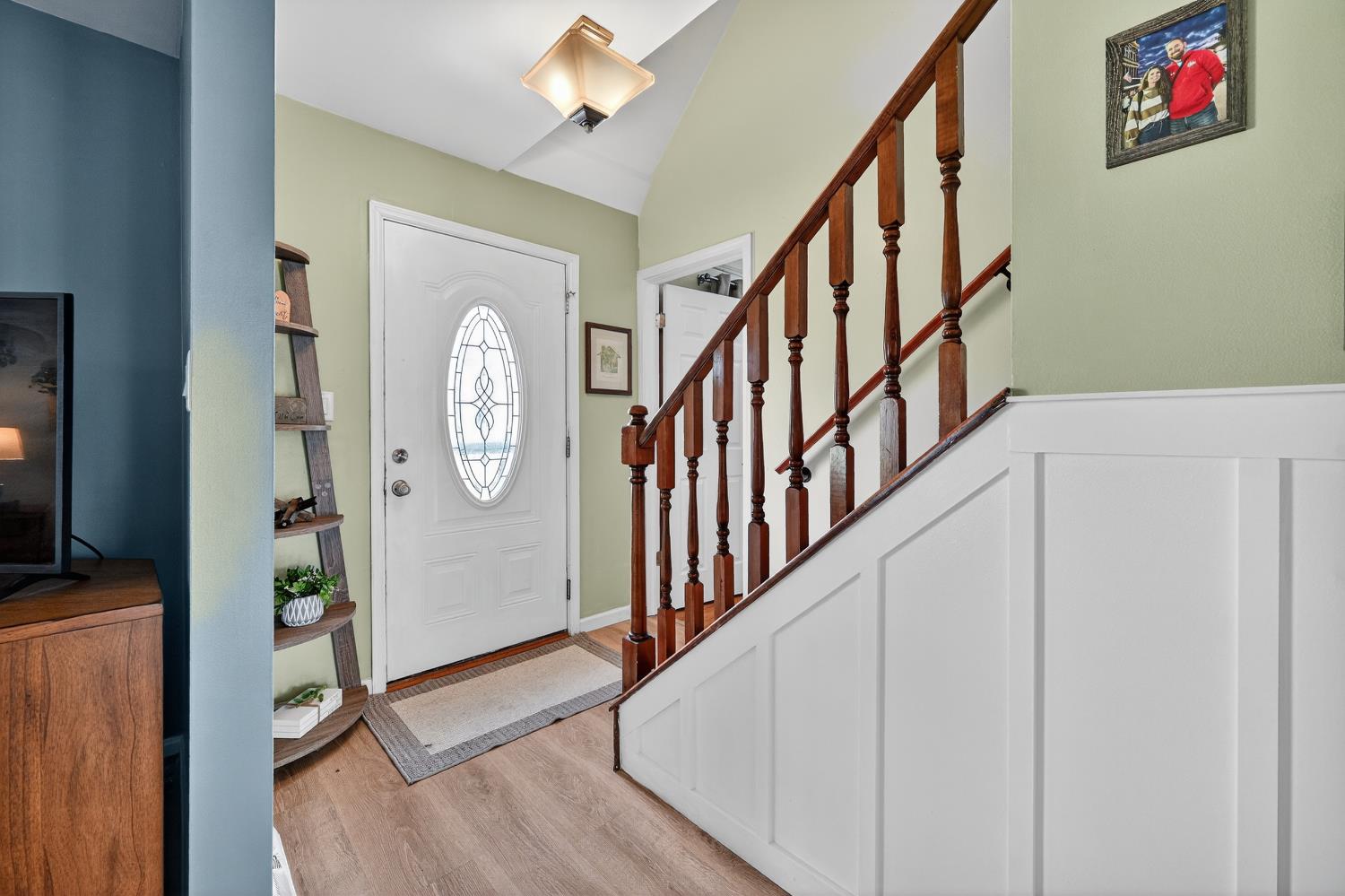 957 Greentree Road Lawrenceburg, IN 47025 - Photo 4 of 32