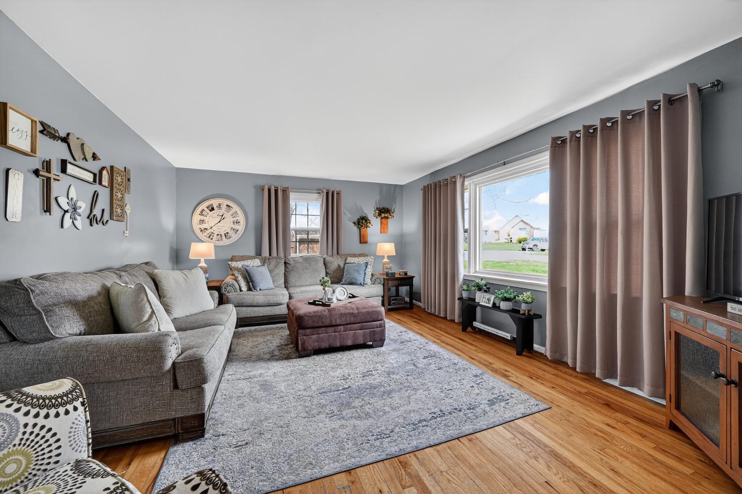 957 Greentree Road Lawrenceburg, IN 47025 - Photo 5 of 32