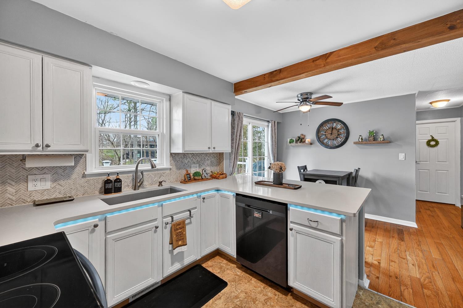 957 Greentree Road Lawrenceburg, IN 47025 - Photo 9 of 32