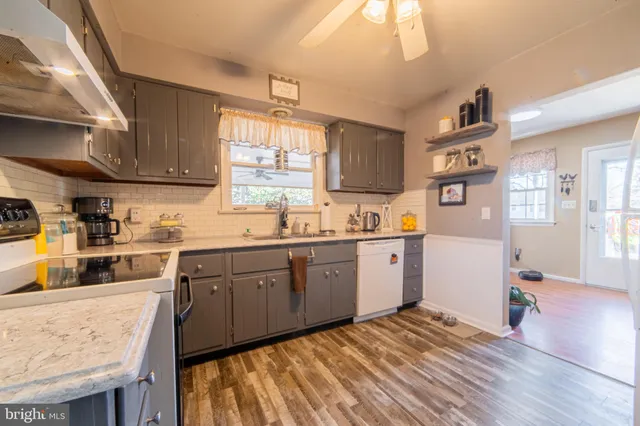 $230,000 | 12 Pleasant View Drive, Millville, NJ 08332