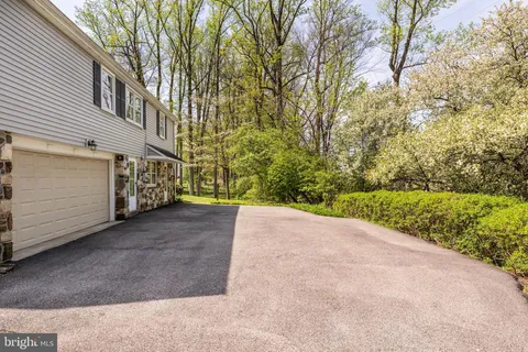 $1,050,000 | 100 Wooded Lane, Villanova, PA 19085