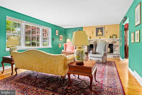 $1,050,000 | 100 Wooded Lane, Villanova, PA 19085