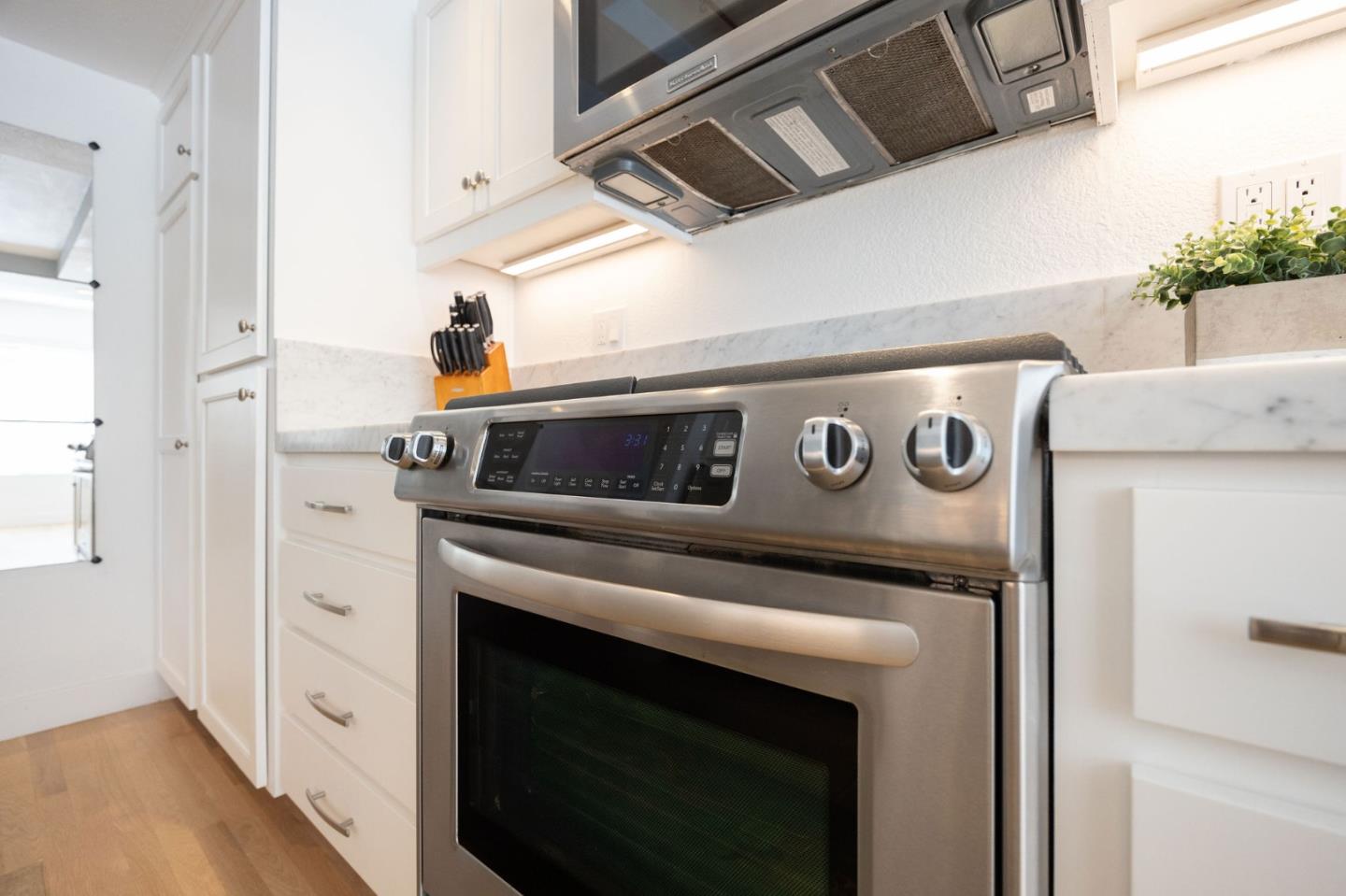 40 Patrick Way Half Moon Bay, CA 94019 - Photo 23 of 39 a utility room with dryer and washer