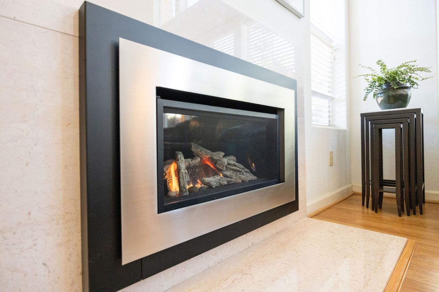 40 Patrick Way Half Moon Bay, CA 94019 - Photo 8 of 39 a view of a hallway with a painting on the wall