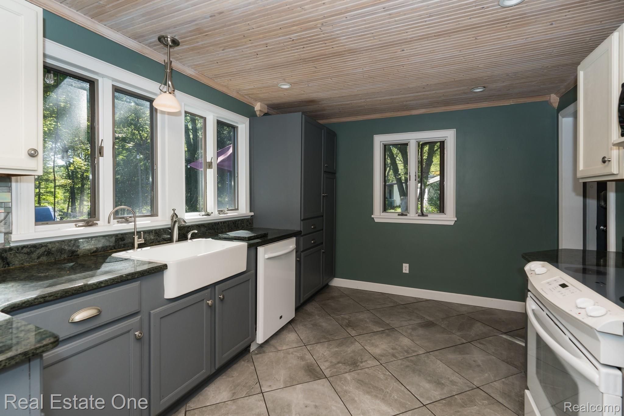 3622 Orion Road Oakland, MI 48363 - Photo 5 of 11 3622 Orion MLS-W002.jpg