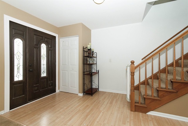 448 Hunters Way Fox River Grove, IL 60021 - Photo 2 of 18