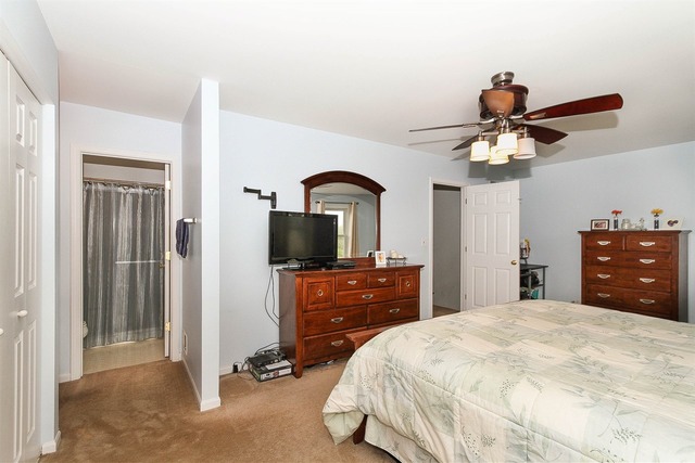 448 Hunters Way Fox River Grove, IL 60021 - Photo 12 of 18
