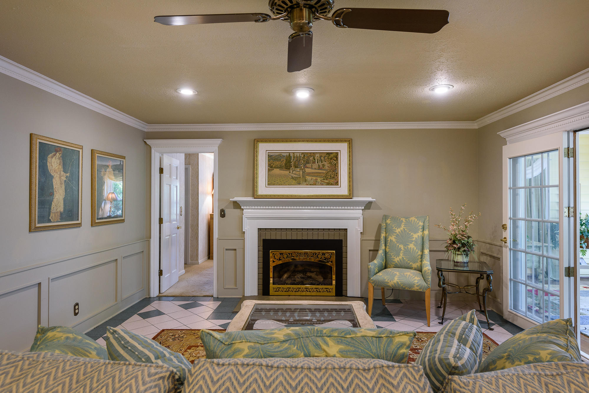 664 Parson Road Chatsworth, GA 30705 - Photo 2 of 51 Family Room