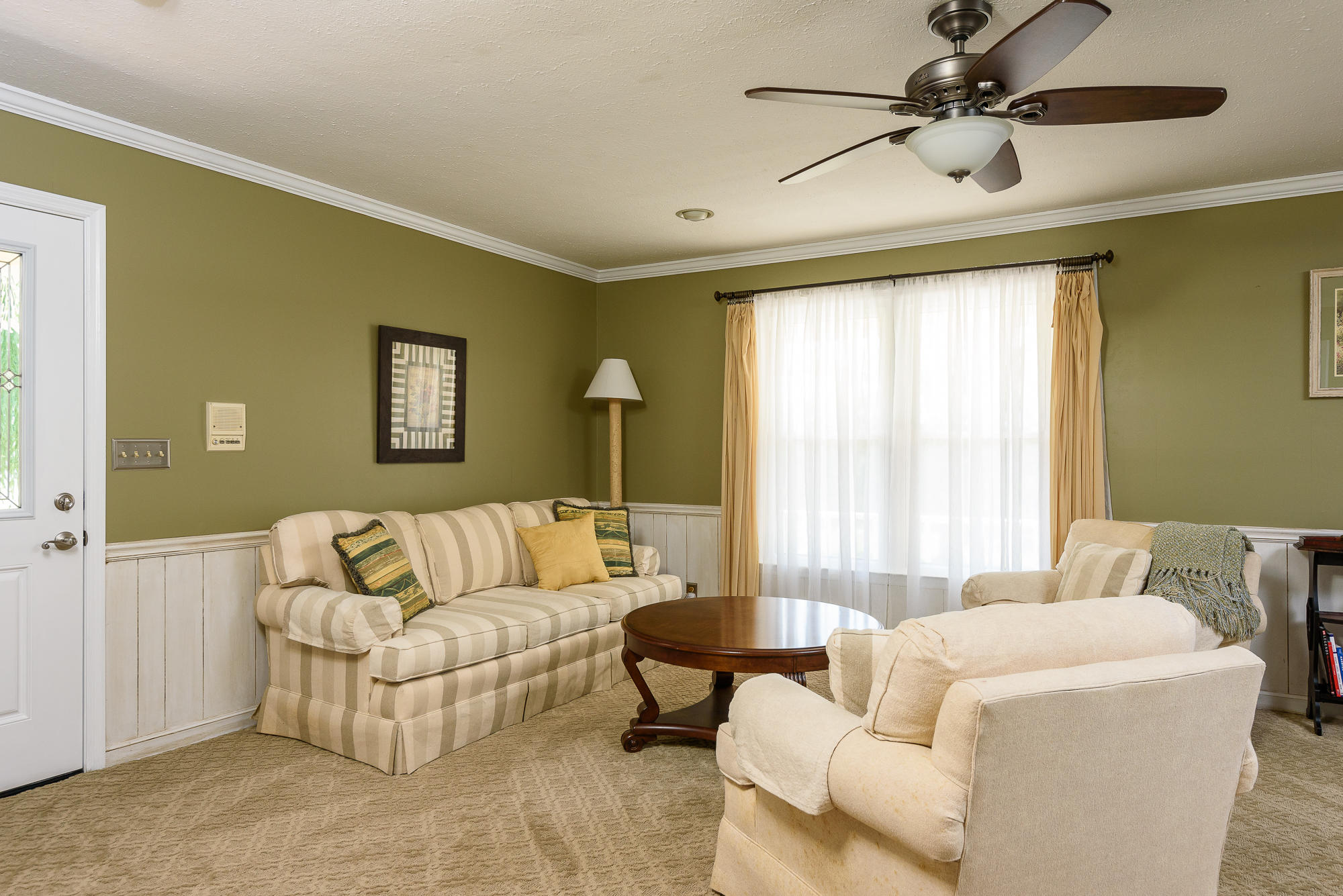664 Parson Road Chatsworth, GA 30705 - Photo 11 of 51 Lounge