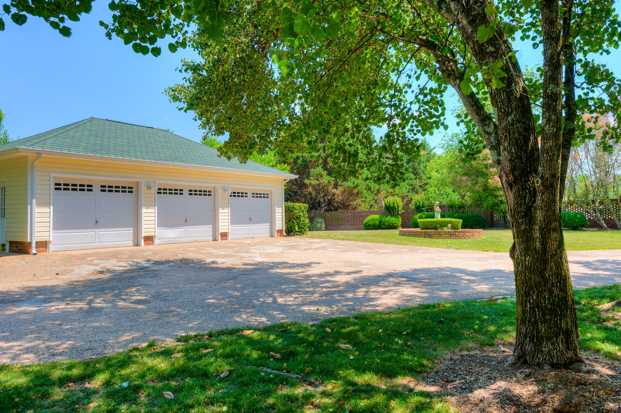 664 Parson Road Chatsworth, GA 30705 - Photo 36 of 51 Garage