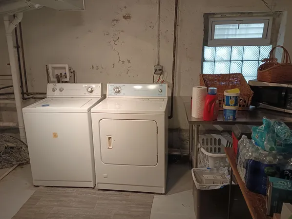 $1,800 | 3612 South Emerald Avenue, Unit 1F, Chicago, IL 60609