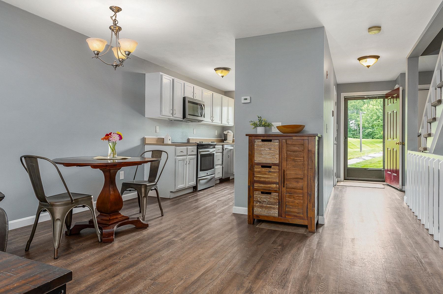 37 Thornhill Road Stratham, NH 03885 - Photo 6 of 22
