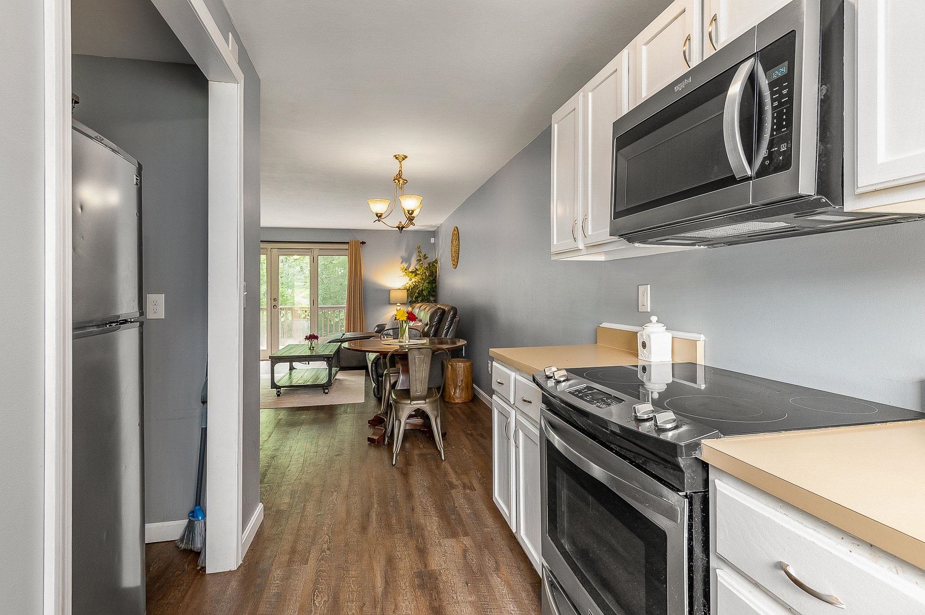 37 Thornhill Road Stratham, NH 03885 - Photo 7 of 22