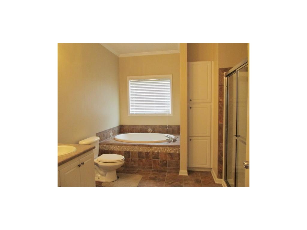 1215 Jim Fox Road Greeneville, TN 37743 - Photo 9 of 20 Master Bath
