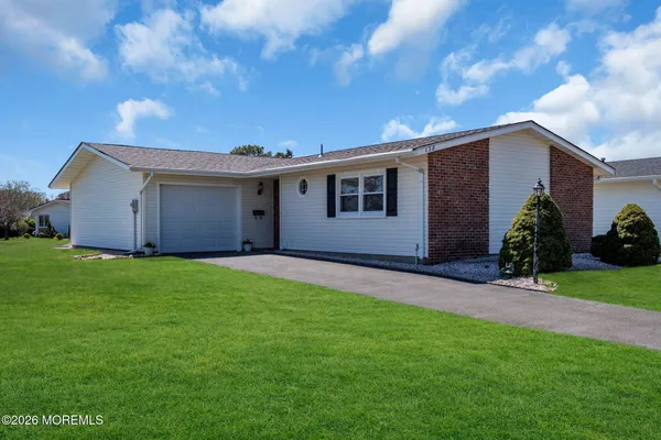 $369,000 | 138 Clay Circle, Brick, NJ 08724