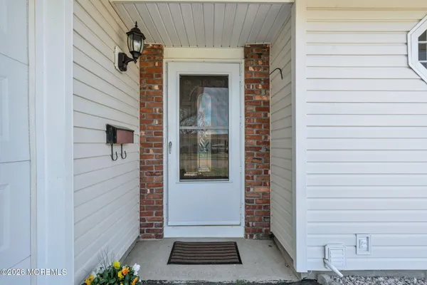 a view of entrance door of the house