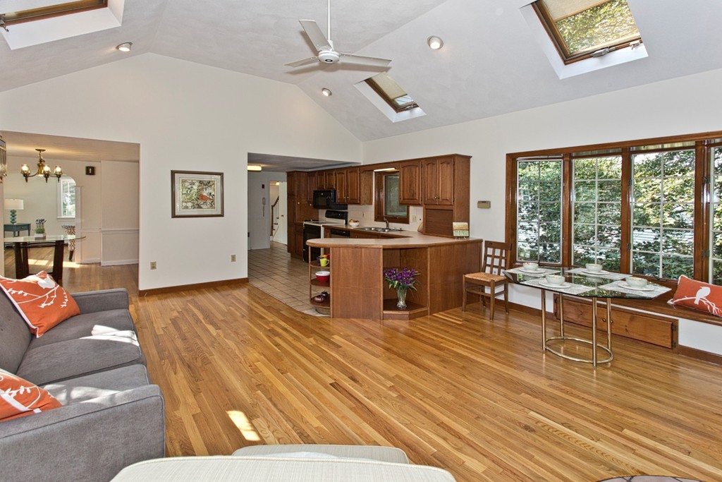 19 Clinton Road Melrose, MA 02176 - Photo 11 of 21 Gallery Image 11