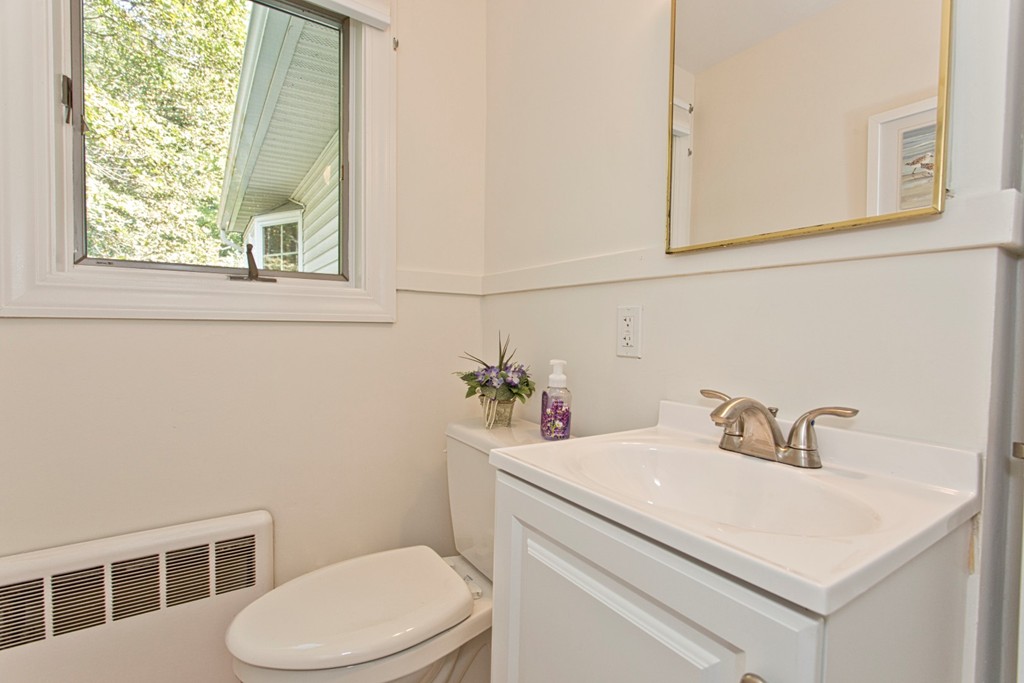 19 Clinton Road Melrose, MA 02176 - Photo 7 of 21 Gallery Image 7