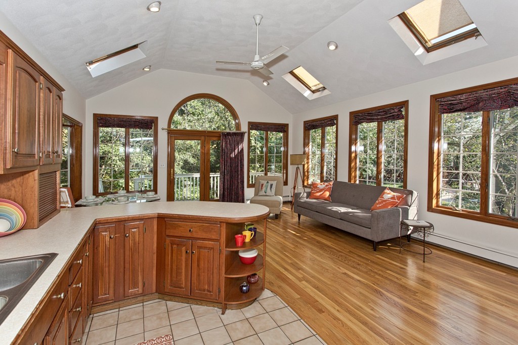 19 Clinton Road Melrose, MA 02176 - Photo 8 of 21 Gallery Image 8