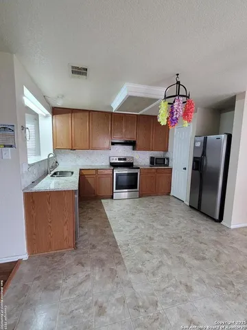 $1,790 | 4627 Adkins Trail, San Antonio, TX 78238