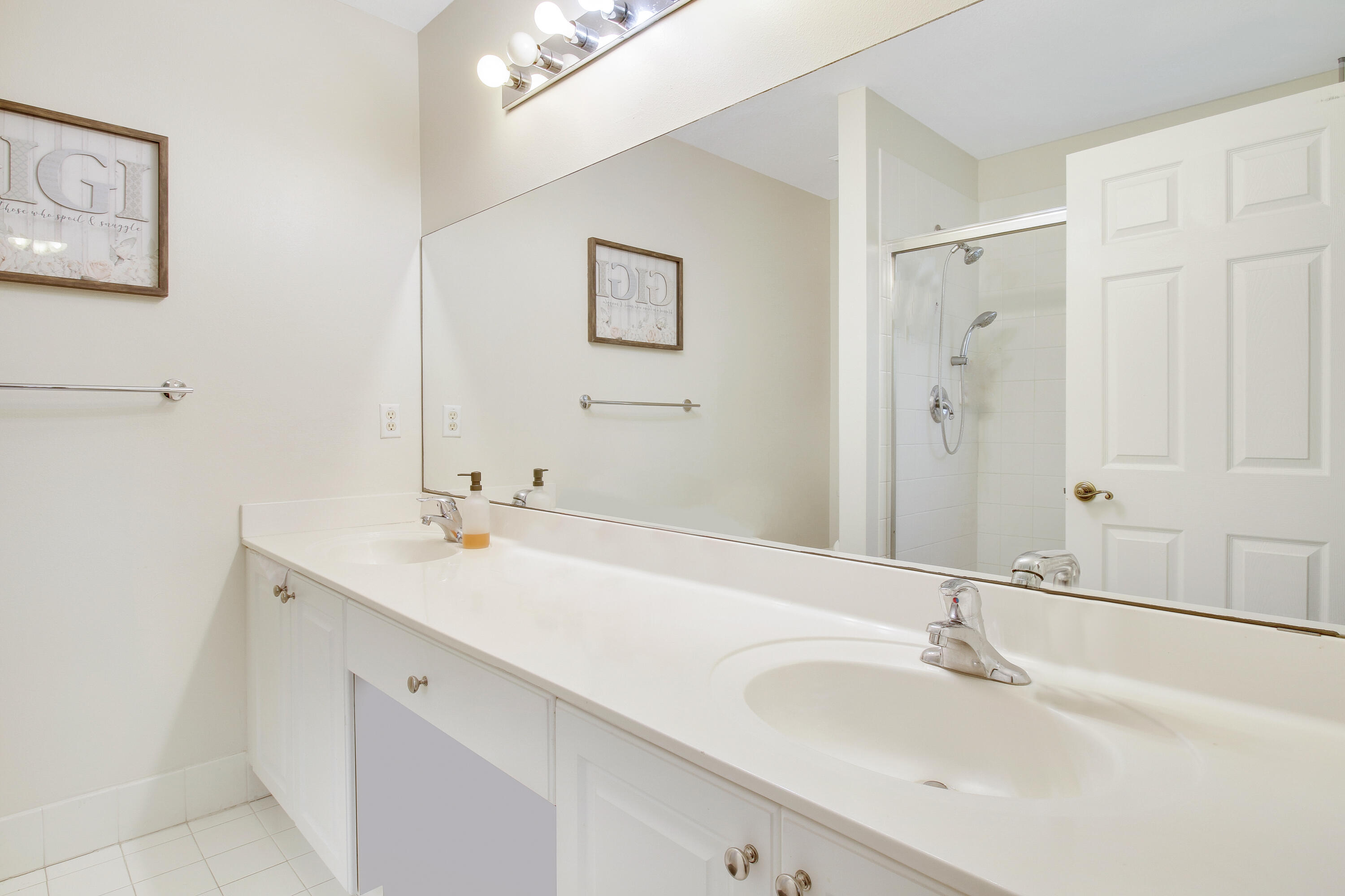 8047 Big Pine Way Riviera Beach, FL 33407 - Photo 2 of 21 IF2A6097_Declutter