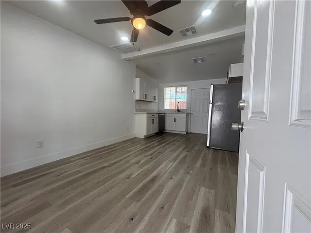 $1,100 | 724 North 9th Street, Unit 2, Las Vegas, NV 89101