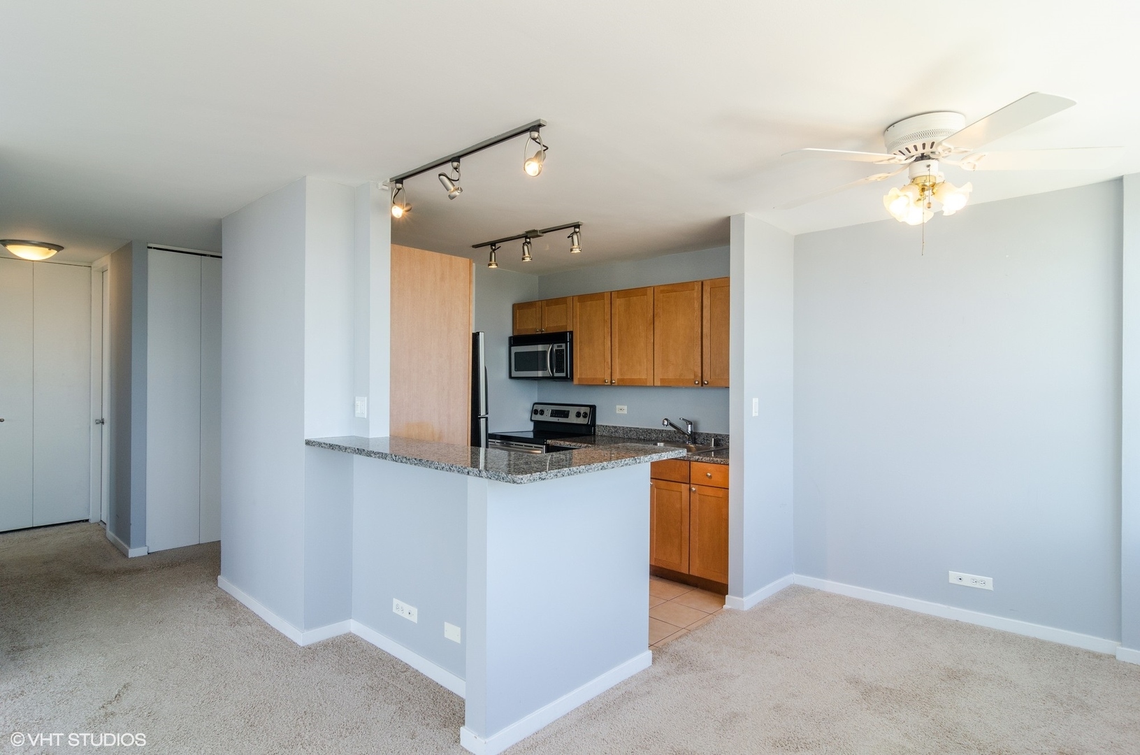 655 West Irving Park Road, Unit 4916 Chicago, IL 60613 - Photo 9 of 26