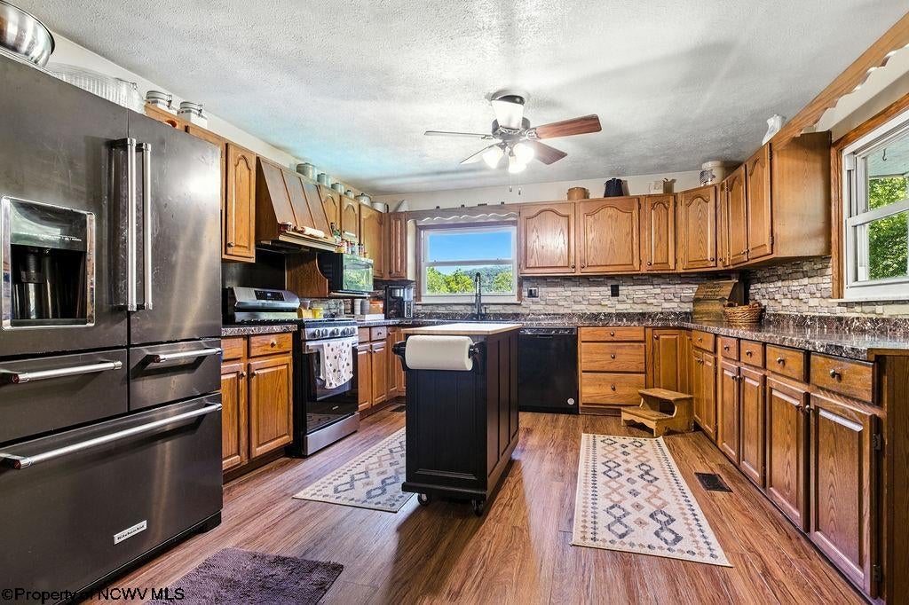 650 Sam Cavins Road West Union, WV 26456 - Photo 11 of 45 Gallery Image 11