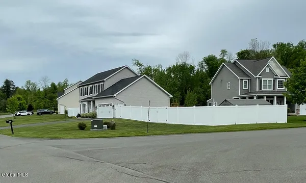 $3,500 | 10 Swatling Drive, Halfmoon, NY 12118