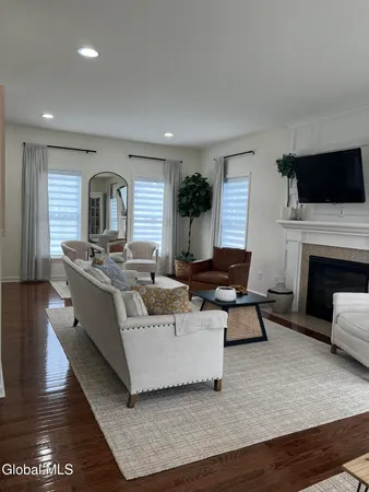 $3,500 | 10 Swatling Drive, Halfmoon, NY 12118