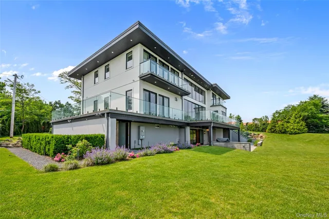a view of an house with a swimming pool