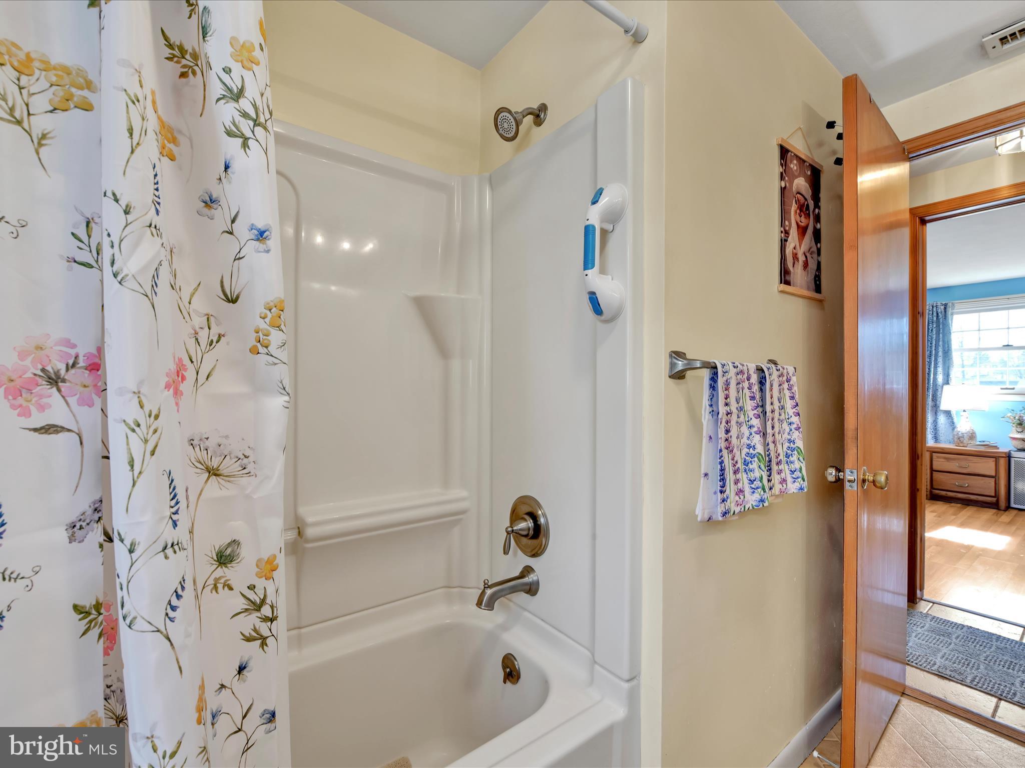 145 South 10th Street Columbia, PA 17512 - Photo 21 of 26 Bathroom