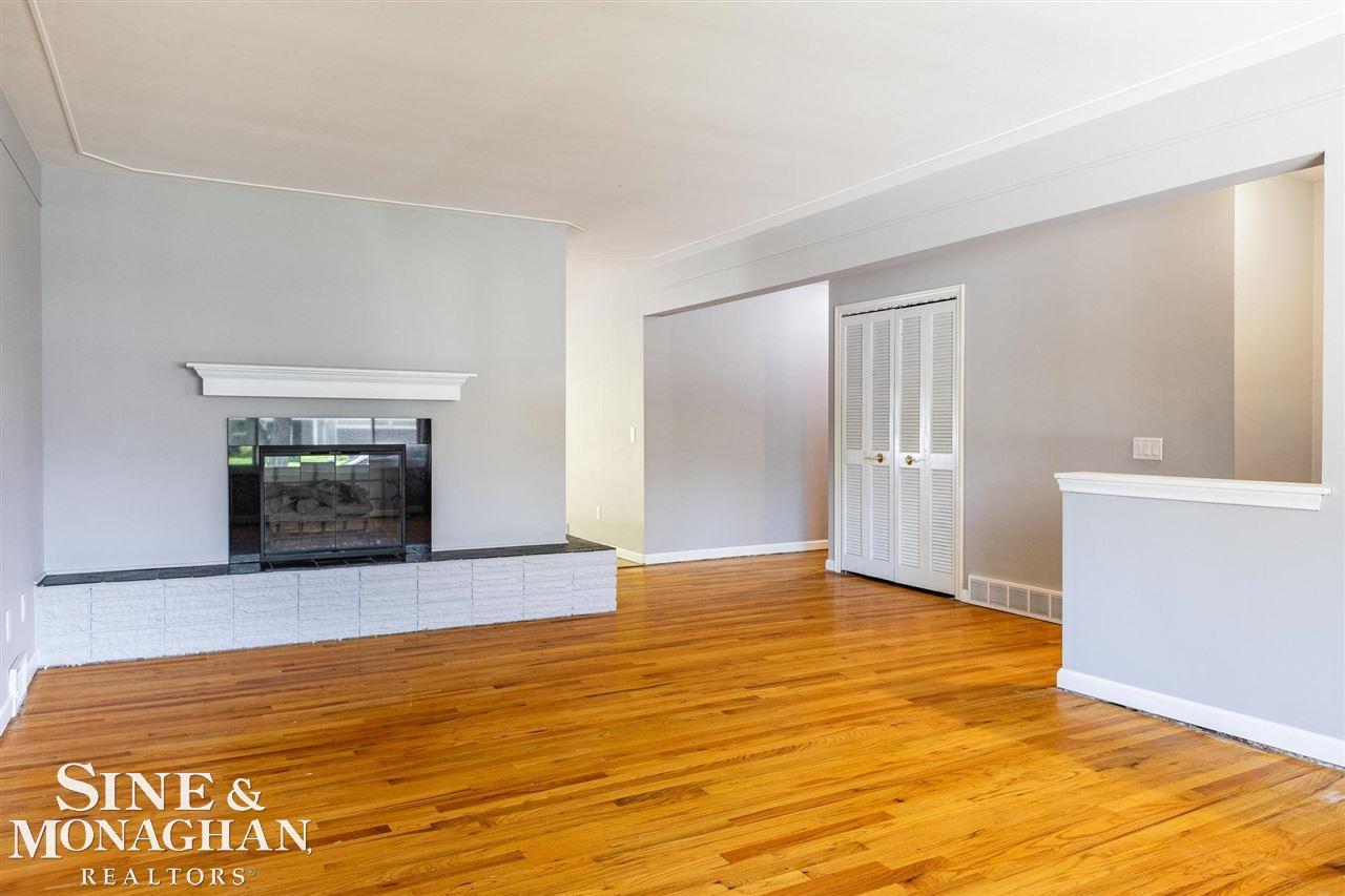 988 Canterbury Road Grosse Pointe Woods, MI 48236 - Photo 5 of 25