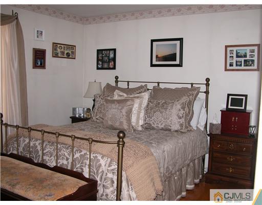 56 Harding Avenue Edison, NJ 08820 - Photo 12 of 21 Gallery Image 12