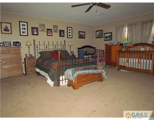 56 Harding Avenue Edison, NJ 08820 - Photo 15 of 21 Gallery Image 15