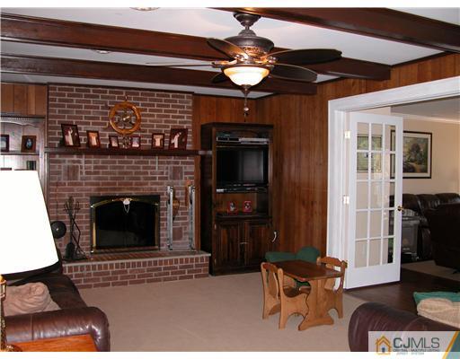 56 Harding Avenue Edison, NJ 08820 - Photo 4 of 21 Gallery Image 4