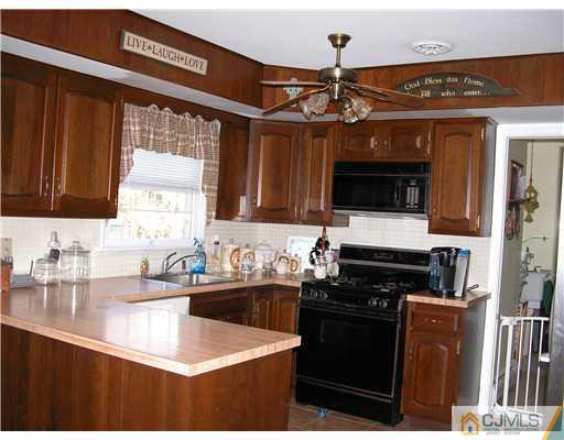 56 Harding Avenue Edison, NJ 08820 - Photo 6 of 21 Gallery Image 6