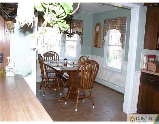 56 Harding Avenue Edison, NJ 08820 - Photo 8 of 21 Gallery Image 8