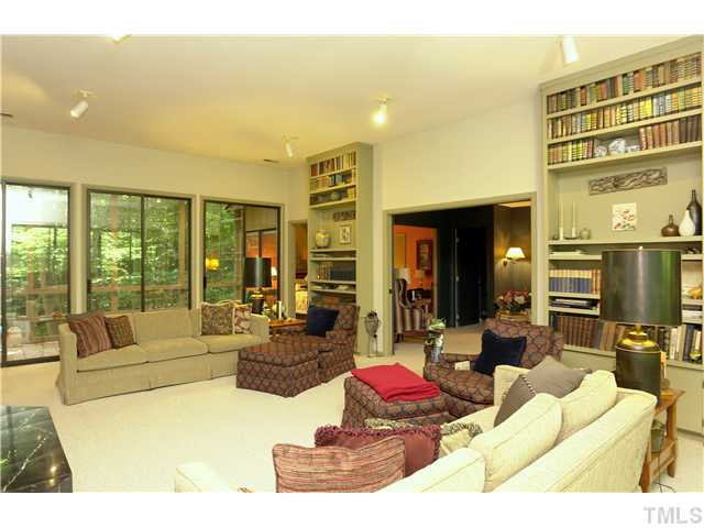 2005 Nakoma Place Raleigh, NC 27607 - Photo 9 of 25 Photo 9