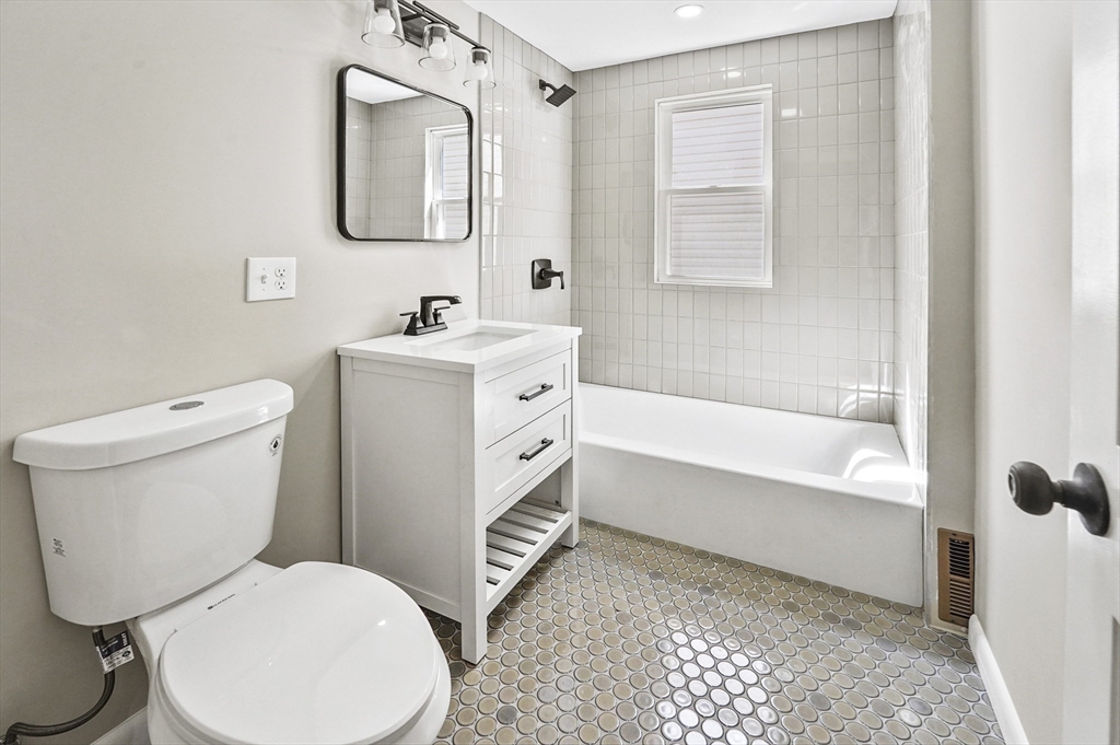 18 Lyon Street, Unit 1 Boston, MA 02122 - Photo 7 of 16 Gallery Image 7