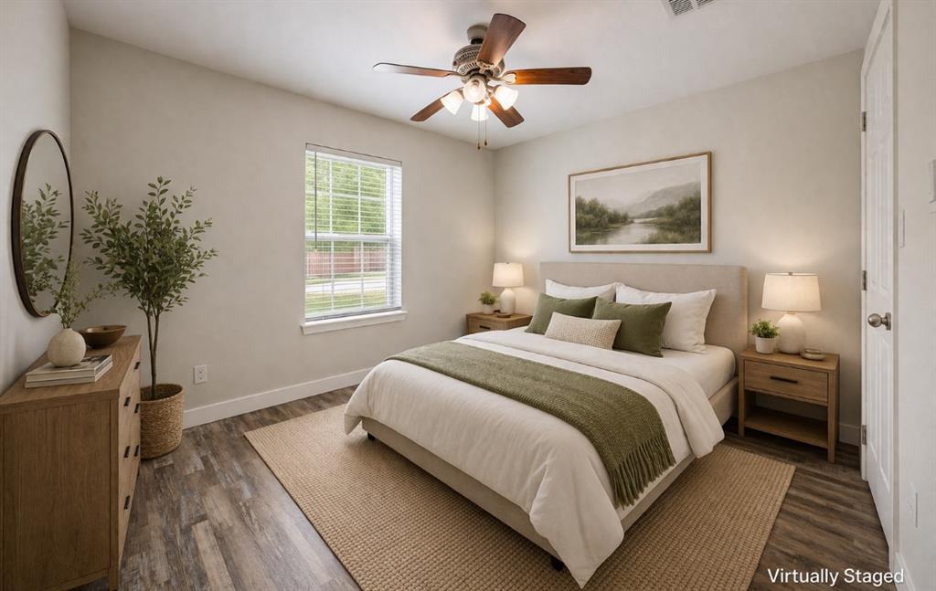 142 Tomahawk Drive Waco, TX 76705 - Photo 12 of 14 a bedroom with bed and a window